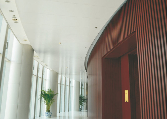 Αλεξίπυρη αρίστης ποιότητας ανώτατη διακοσμητική στέγη οθόνης σχεδιαγράμματος u-αργιλίου για το κτίριο γραφείων