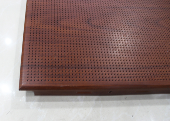 Σκοτεινό ξύλινο χρώματος ανώτατο όριο 600×600mm αργιλίου Mircoperforated ακουστικό